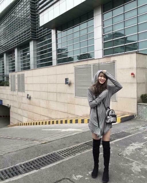 Bốt đùi nhung siêu xinh.