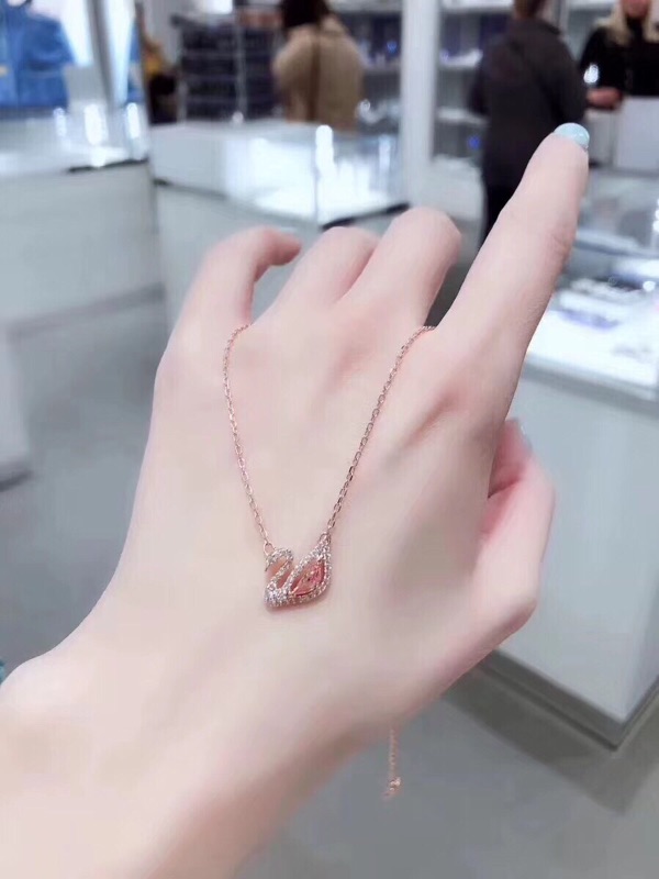 Swarovski Dây Chuyền Mạ Bạc 925 Mặt Thiên Nga Đính Kim Cương Hồng Sang Trọng