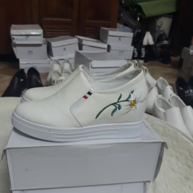 Freeship 99k TQ_Combo 2 giầy
