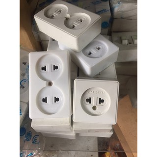 Ổ cắm gắn bảng điện, gắn tường