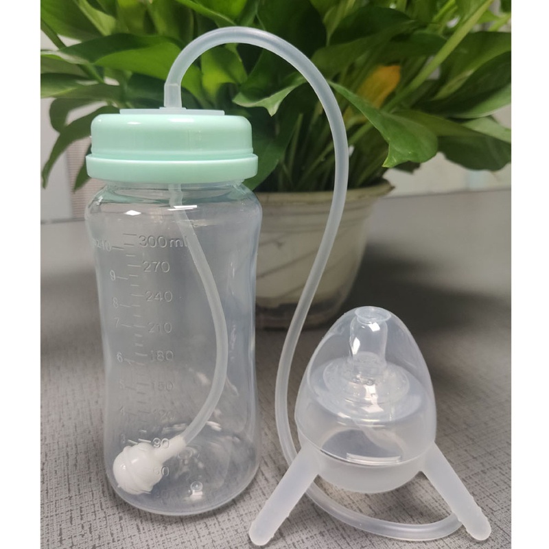 Bình Sữa Có Tay Cầm Và Ống Hút Dài Tiện Dụng Cho Bé