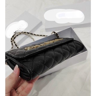 Túi cầm tay dáng ví kèm dây đeo chéo size 20 tag chữ nổi