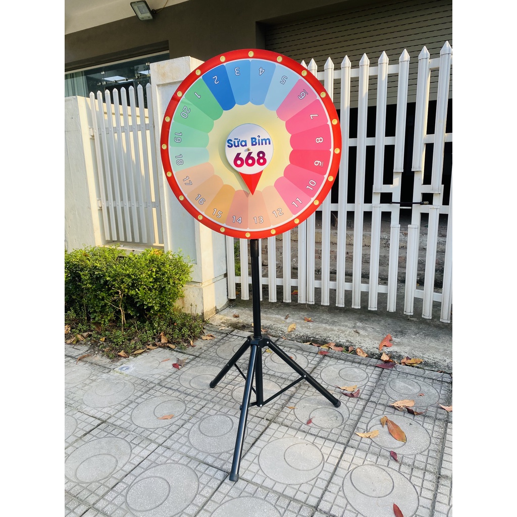 Vòng quay trúng thưởng  sử dụng trong chương trình khai trương, quà tặng, tạo hiệu ứng thu hút KH