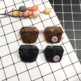 kính polarized tròng phân cực bản lục giác
