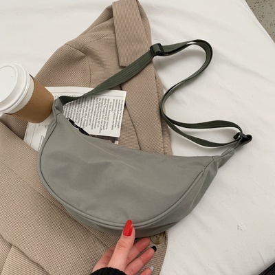 Túi Đeo Chéo Bằng Nylon Siêu Nhẹ Thời Trang