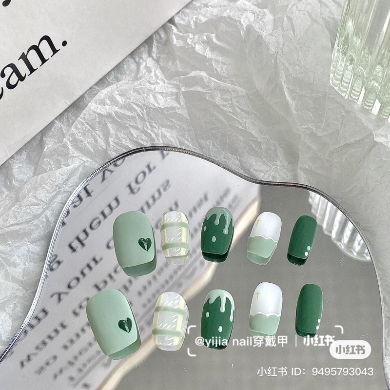 Nail box vẽ xanh trắng đen