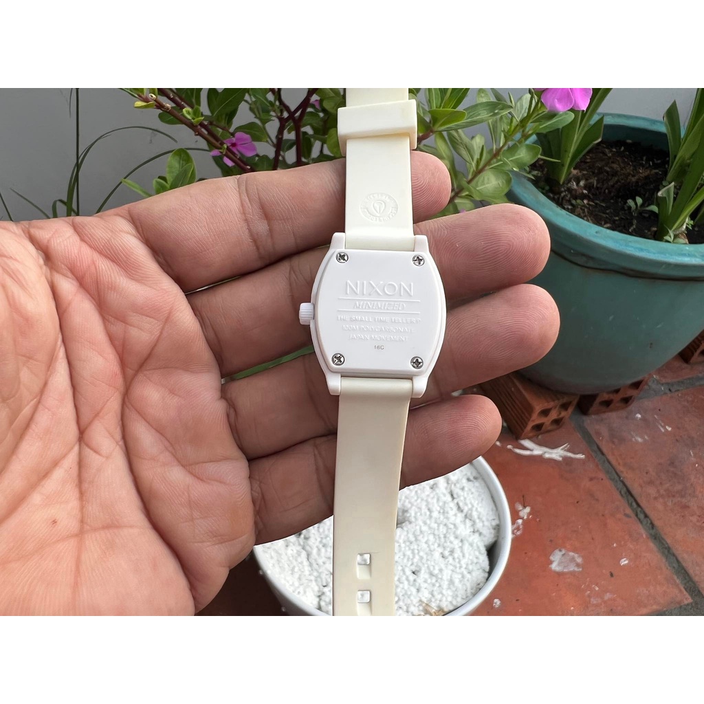 Đồng hồ Nixon nữ   chính hãng đồng hồ   em nó còn mới 90%