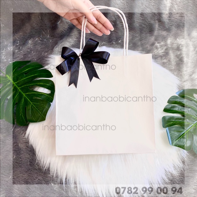 30 Túi giấy trắng tặng nơ lụa siêu xinh đựng mỹ phẩm, đựng quà tặng