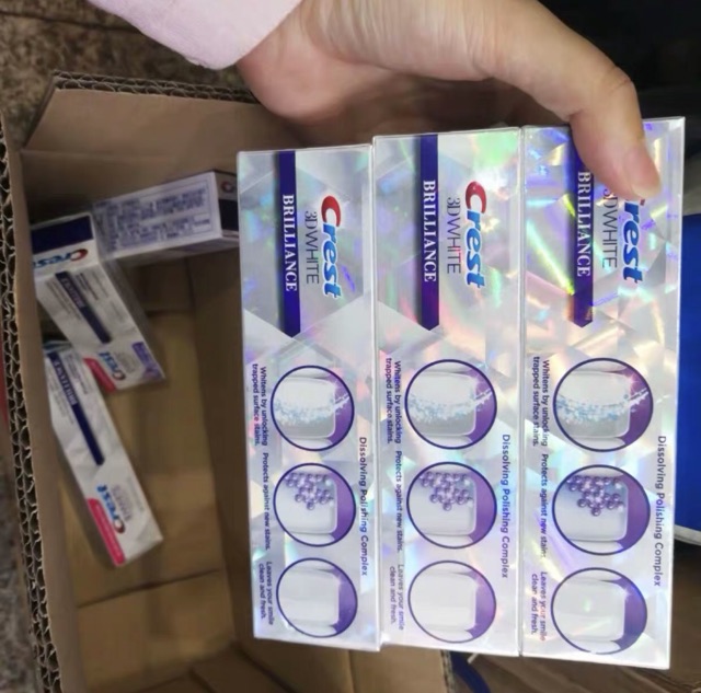Kem Đánh Răng Crest 3D WHITE Order Sale