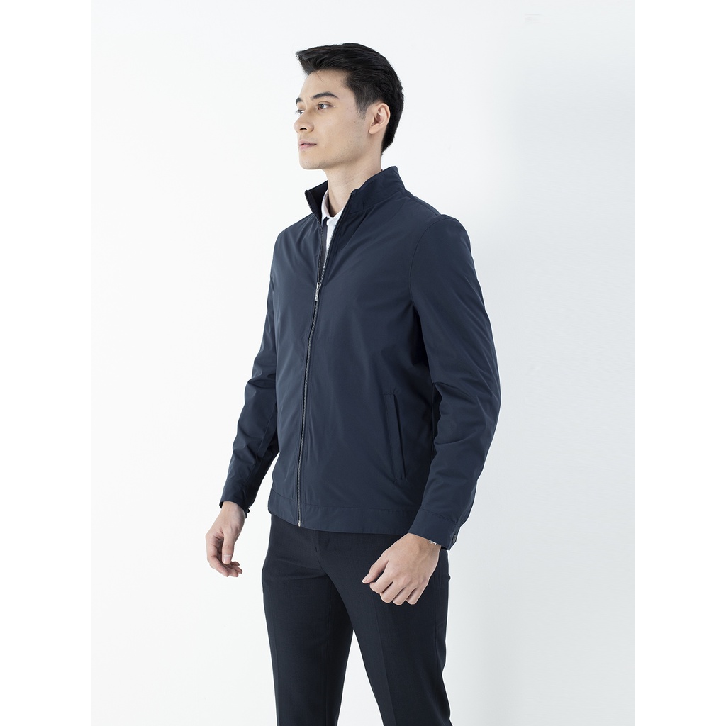 Áo khoác gió nam 2 lớp Aristino AJK009W1 Jacket dáng suông vừa bo tay bo gấu tiện lợi vải Polyester bền màu sắc nét
