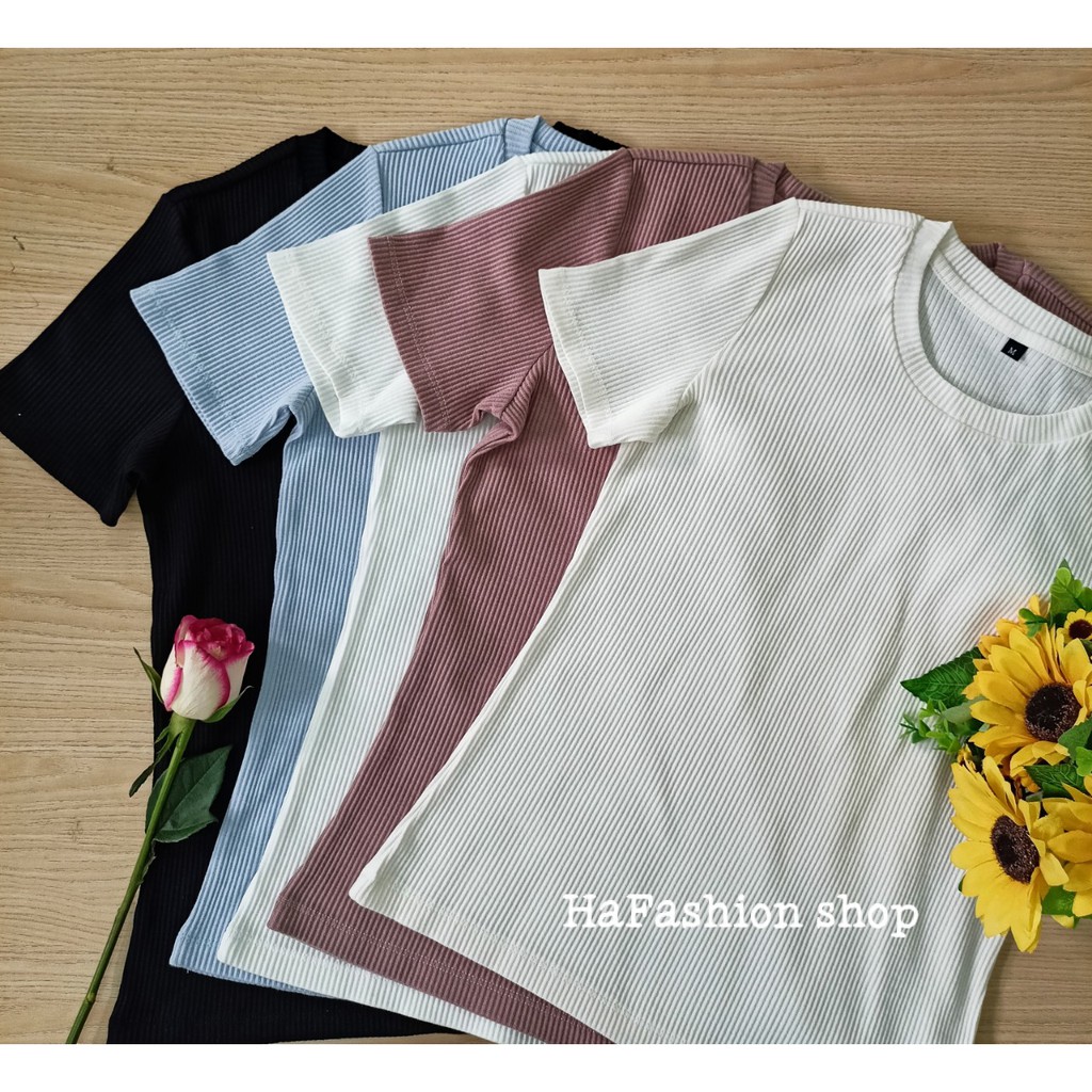 - Aó thun gân ôm body, cổ tròn, tay ngắn, co dãn thoải mái - 5 màu: Trắng/ Đen/ Kem/ Xanh ngọc/ Hồng ruốc
