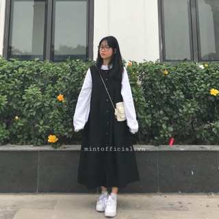Set áo trắng đầm đen nút cúc
