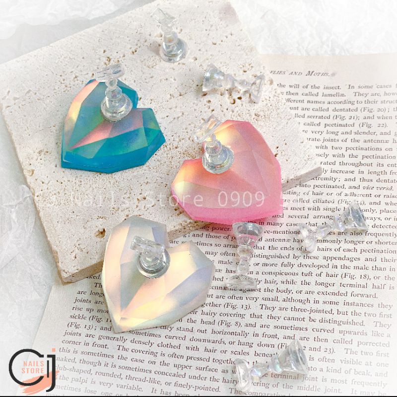 Đế đỡ trưng bày móng tay UR SUGAR hình trái tim tùy chọn màu sắc