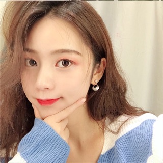 Khuyên tai ( bông tai ) tròn kết hợp với đá và giả ngọc trai