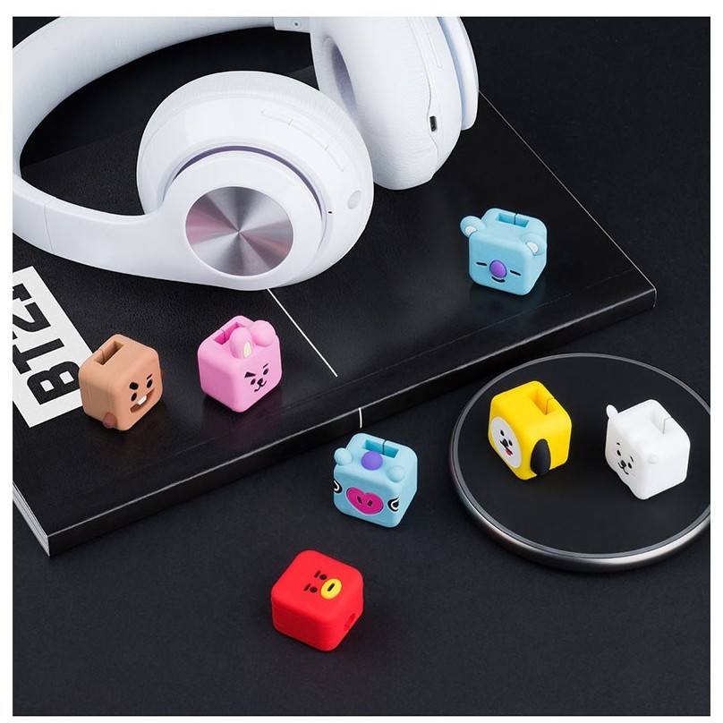 Giá đỡ dây cáp loại C 8-pin BTS BT21