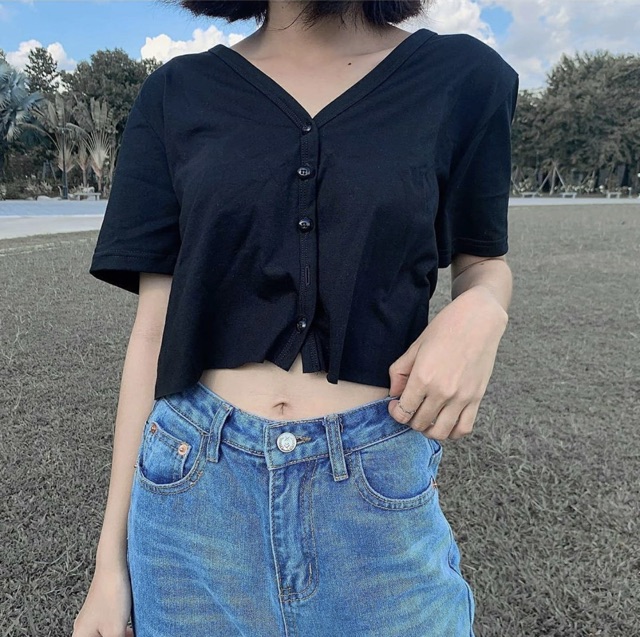 [Mã FAMAYWA giảm 10K đơn 50K] Áo Croptop Nữ Cổ Tim Tay Lỡ Uni Thời Trang Unisex ( 4 màu ) | WebRaoVat - webraovat.net.vn