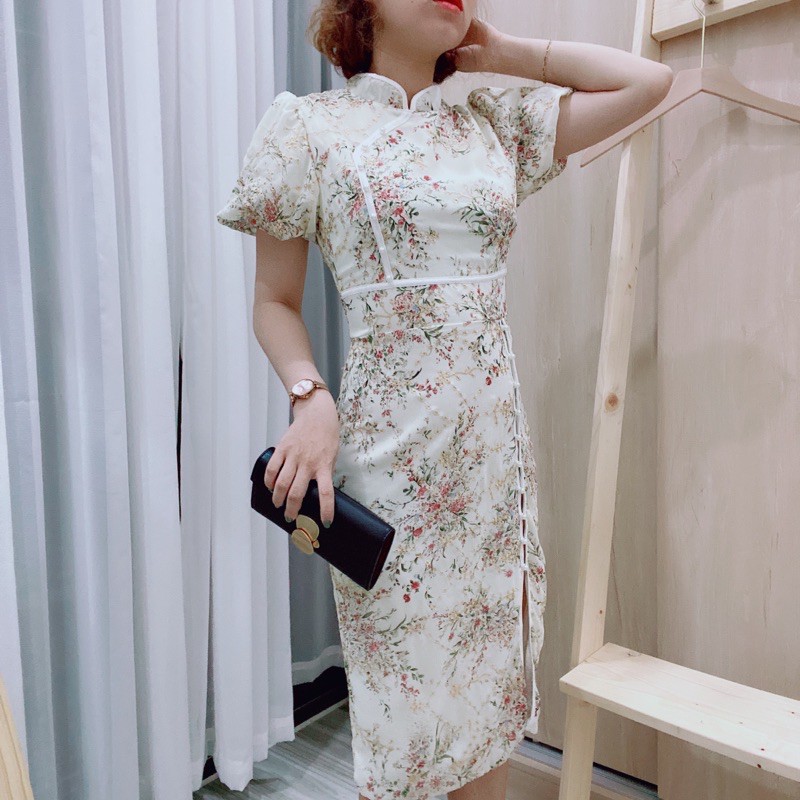 SƯỜN XÁM HOA [ ảnh chụp thật ] Nền hoa trắng thêu rất đẹp , form lên dáng chuẩn , có lót dày dặn luôn nhé | BigBuy360 - bigbuy360.vn