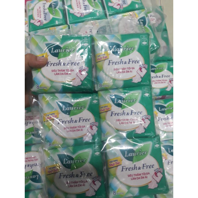 Băng vệ sinh Laurier siêu mỏng không cánh