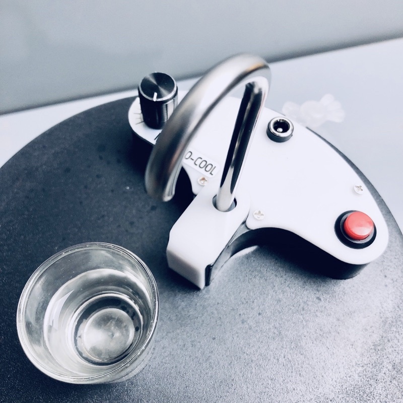 Bình rót rượu tự động cảm ứng thông minh MEKAZO COOL 1.2L có ướp lạnh, pin sạc dùng 5h, bảo hành 6 tháng