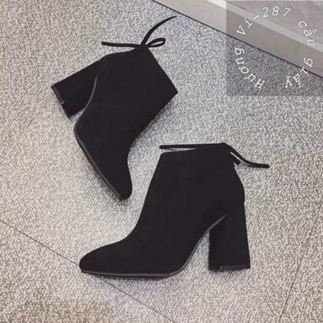 Combo bốt da lộn sộn hay có đủ size to c ạ e hỏi yyyyyyy