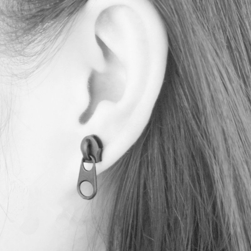 Khuyên tai hình khóa kéo phong cách thời trang cá tính