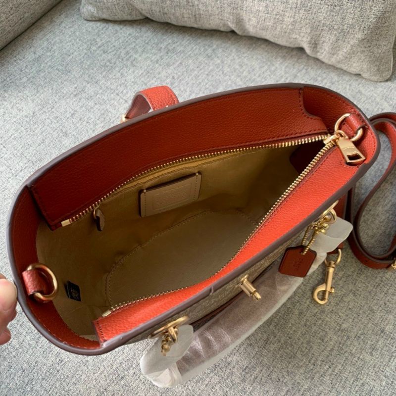 Túi Coach Lane Bucket