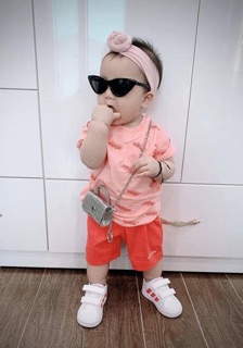 Kính mắt mèo cho bé