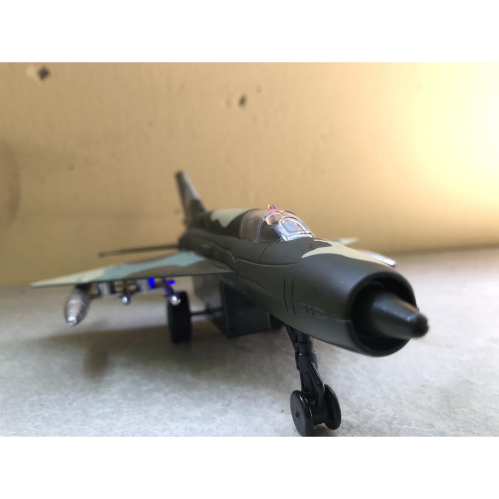 Mô hình Máy bay đồ chơi MIG-21 kim loại &ABS