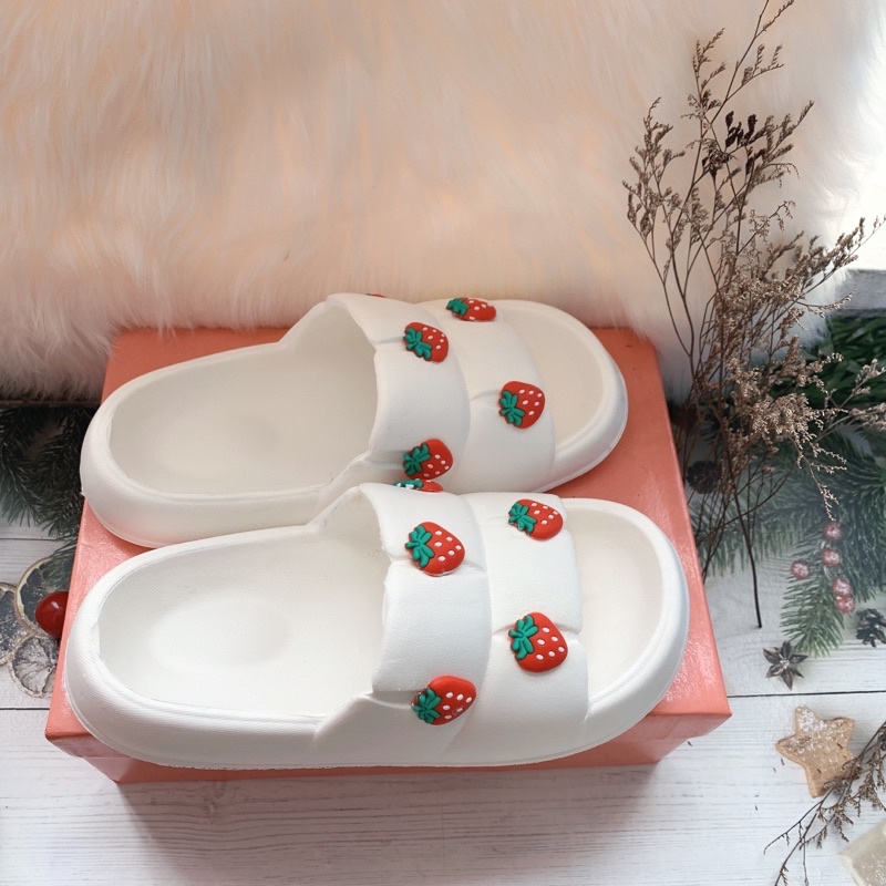 Dép nữ quai ngang đế bánh mì Chao gắn họa tiết hoa quả dâu đế siêu nhẹ