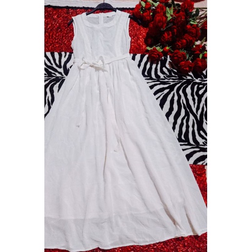 Đầm xoè dáng dài thắt nơ eo màu trắng tiểu thư hàng 2hand Korea Size S xinh