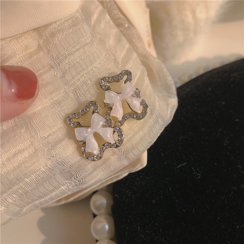 Khuyên Tai Hình Gấu Thắt Nơ Dễ Thương Thời Trang Mùa Xuân 2022