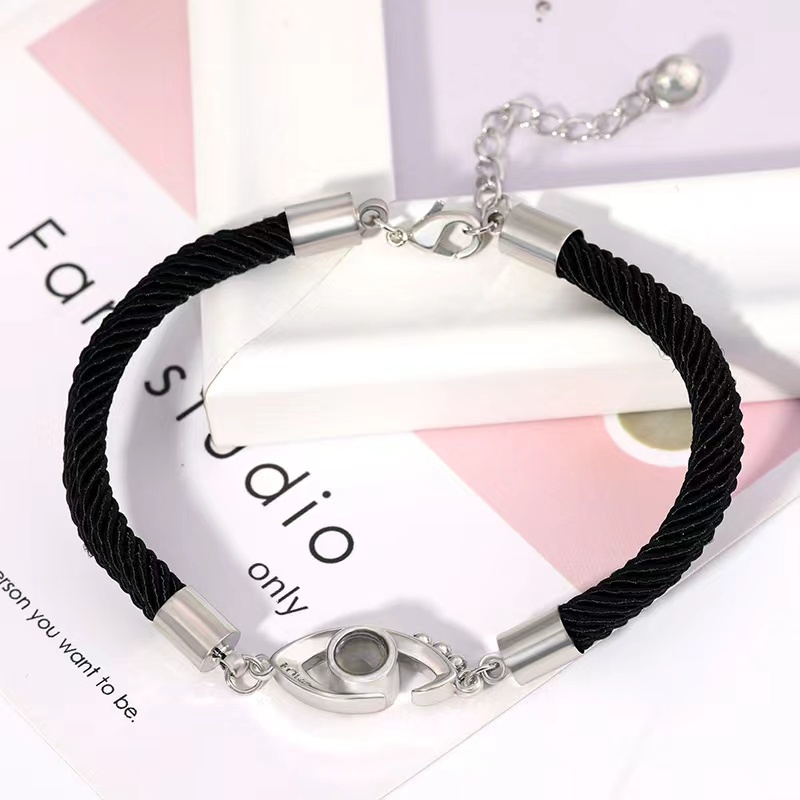 Vòng Đeo Tay Gắn Nam Châm Chiếu I Love You 100 Ngôn Ngữ Làm Quà Tặng Cho Bạn Gái