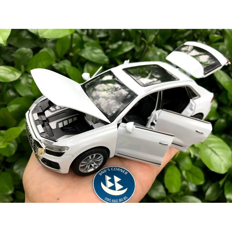 Xe mô hình Audi Q8 tỷ lệ 1:24