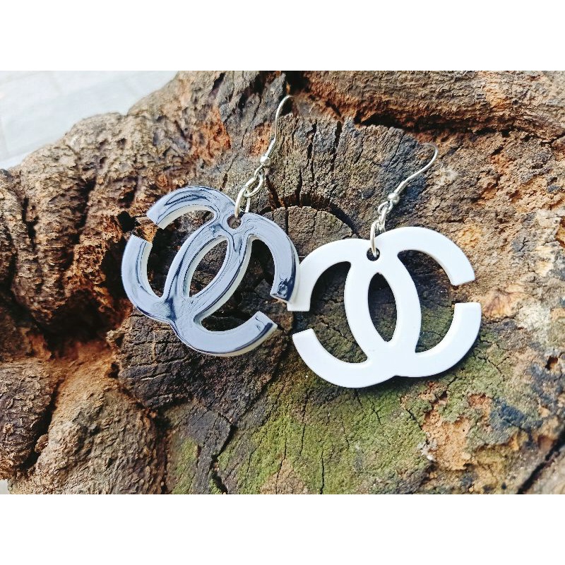 Bông tai nữ bằng sừng trâu tự nhiên hàng đẹp xuất đi châu Âu, không bị ăn tai