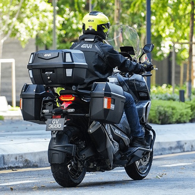 Thùng sau Givi B42N-ADV hệ thống khóa Monolock cao cấp dung tích 42 lít kèm đế gắn thùng Givi MP70N chính hãng