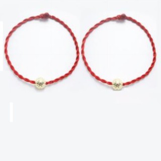 Vòng tay đôi dây đỏ thể hiện tình yêu