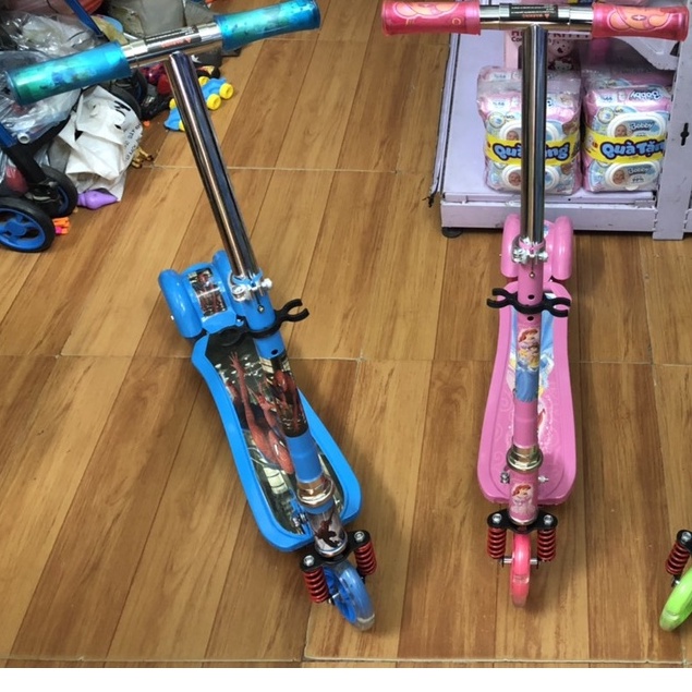 Xe Scooter Mẫu Nhân Vật Hoạt Hình Người Nhện Và Công Chúa Có Chuông  Có Lò So Giảm Sóc