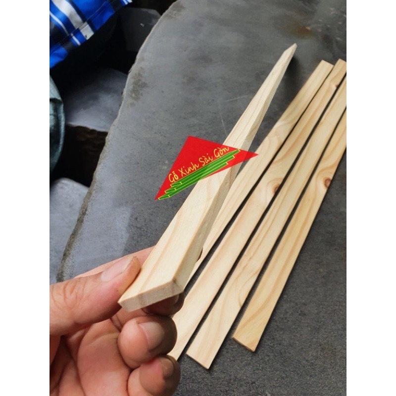 Thanh gỗ thông dày 1cm rộng 3cm dài 1m dùng làm nẹp chỉ, khung sườn,trang trí