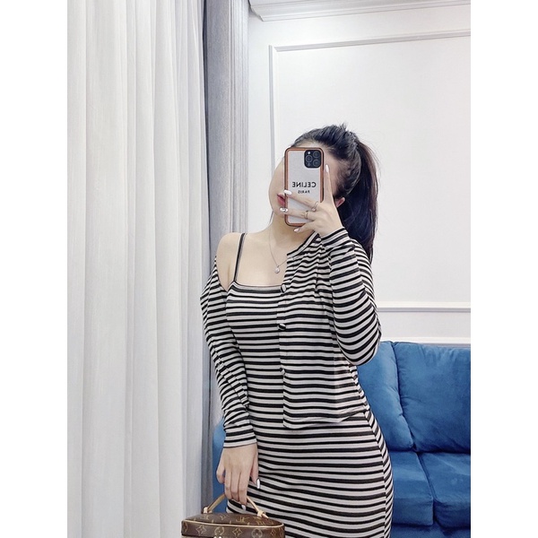 Set 2 món váy len + áo khoác len tăm kẻ