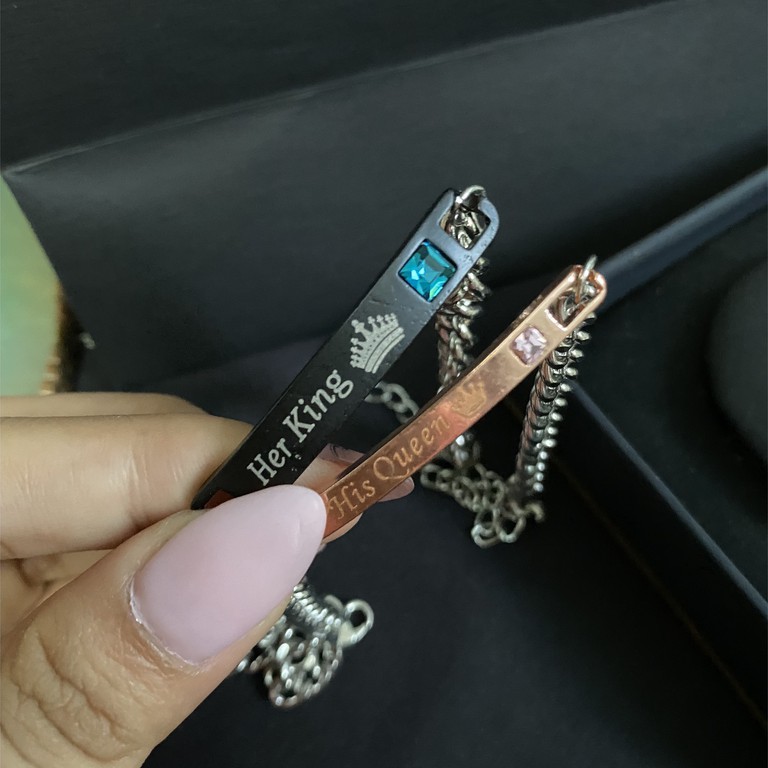 Cặp vòng tay kim loại Her King His Queen Ula Shop cho các cặp đôi