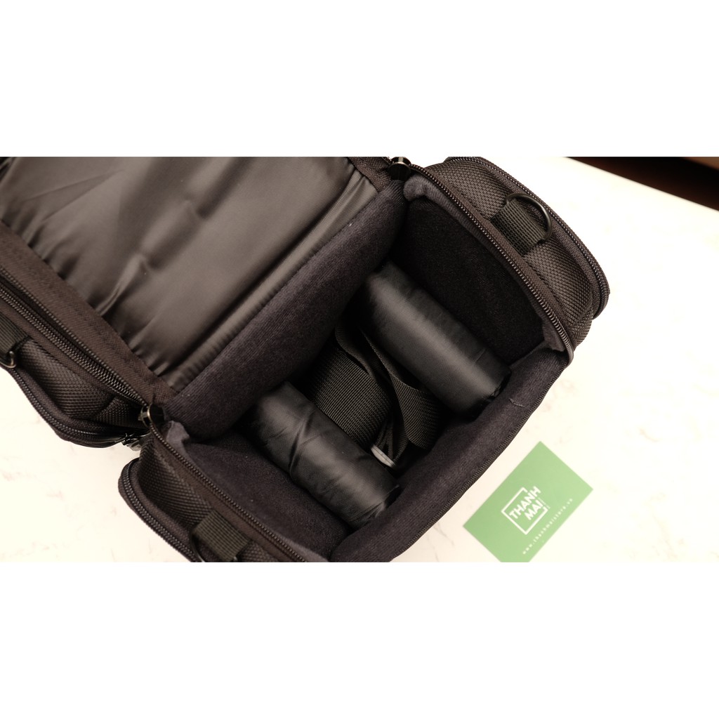 Túi đựng máy ảnh Canon tam giác đựng một máy ảnh DSLR Canon, 2 ống kính, và phụ kiện