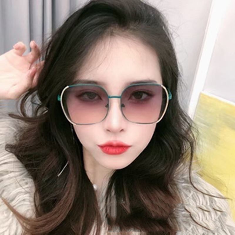 Kính Mát Gọng Kim Loại Chống Tia UV Nhiều Màu Sắc Thời Trang