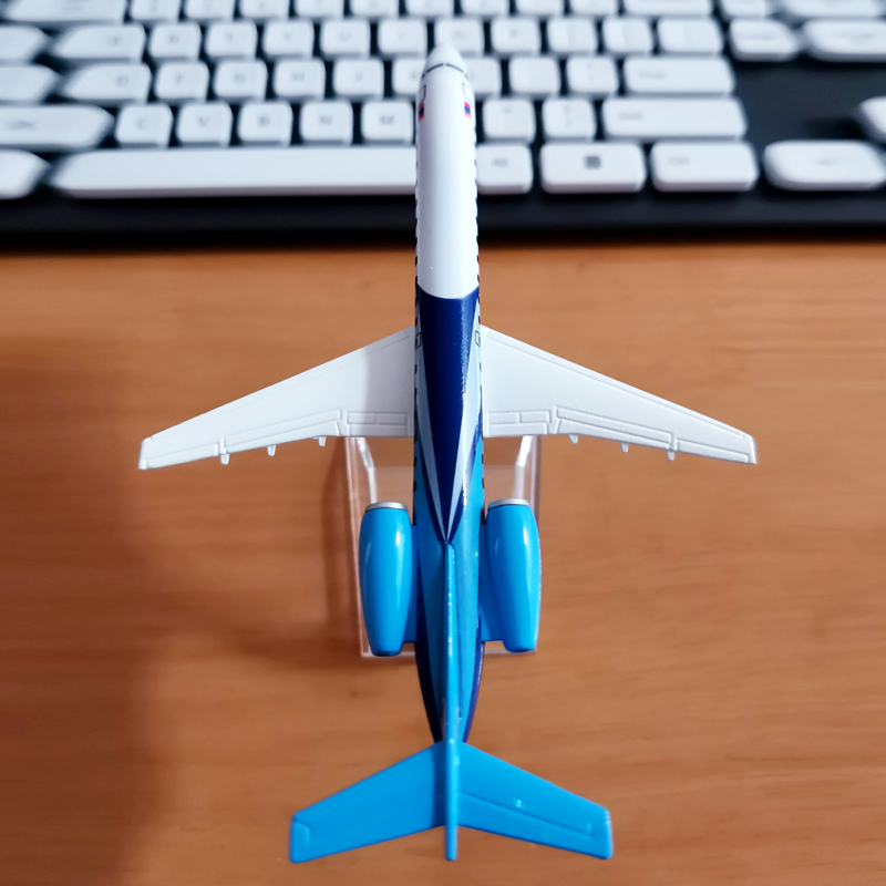 Mô hình máy bay AERO Mongolian Airlines ERJ145 bằng kim loại 16CM