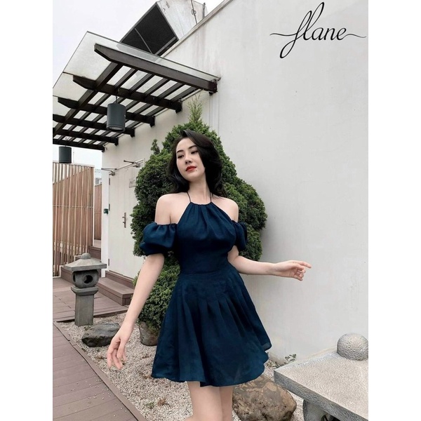 Đầm thời trang nữ mặc đi chất umi cổ yếm tay phồng trễ vai trắng và xanh đen