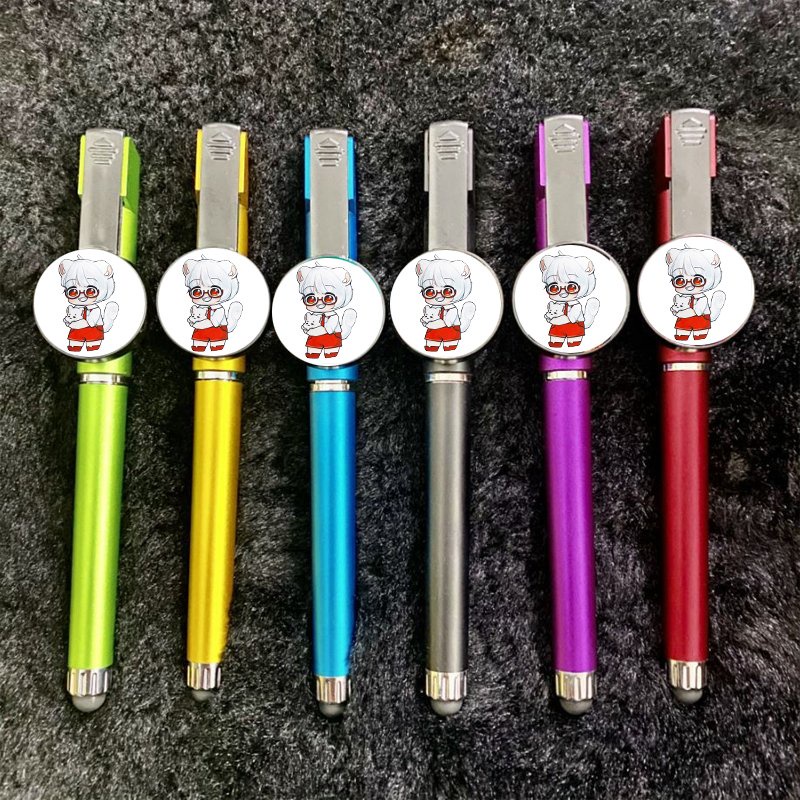 Bút cảm ứng huy hiệu in hình HERO TEAM ver ÔM THÚ Simmy Phong cận Siro Mr Vịt Sammy Đào Timmy Kairon Timy