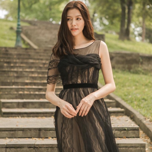 Đầm đen ren Elise