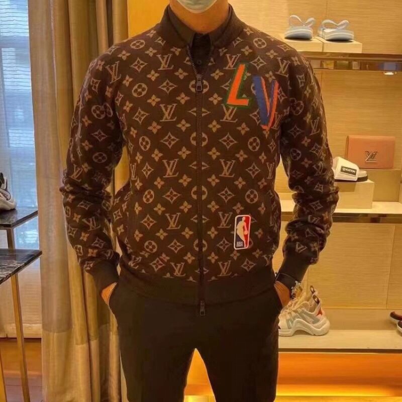 Áo khoác louis vuitton kết hợp đồng thương hiệu NbA