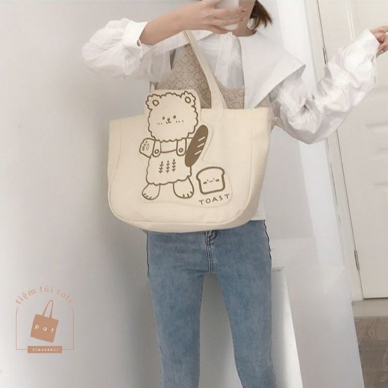 Túi Tote Vải Canvas in hình Gấu và Bánh Mì xinh xắn màu trắng kem