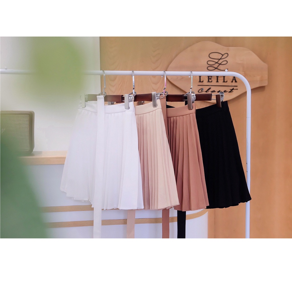 Chân váy dập ly Leila Closet.