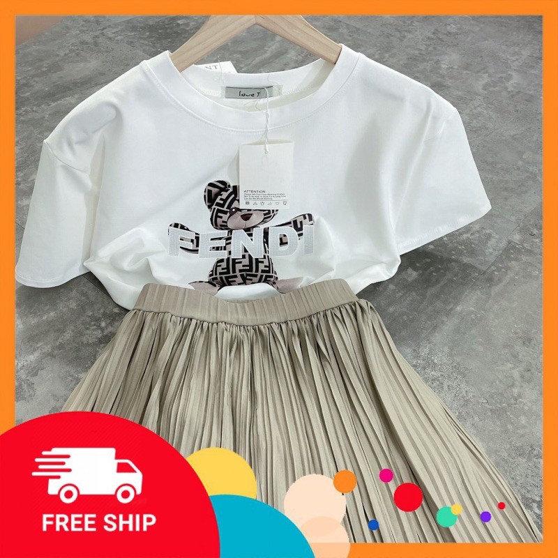 Sét Áo Phông Gấu Thụng Fendy Mix Chân Váy Dập Ly Dài   [ 𝐅𝐑𝐄𝐄 𝐒𝐇𝐈𝐏 ]  Chất Cotton Tàu Mịn 4c Cv Lụa hàn Hàng